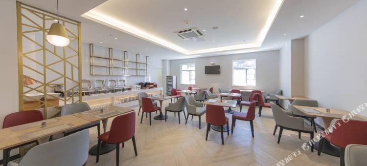 柏曼酒店(绵阳涪城区高铁站店)图片