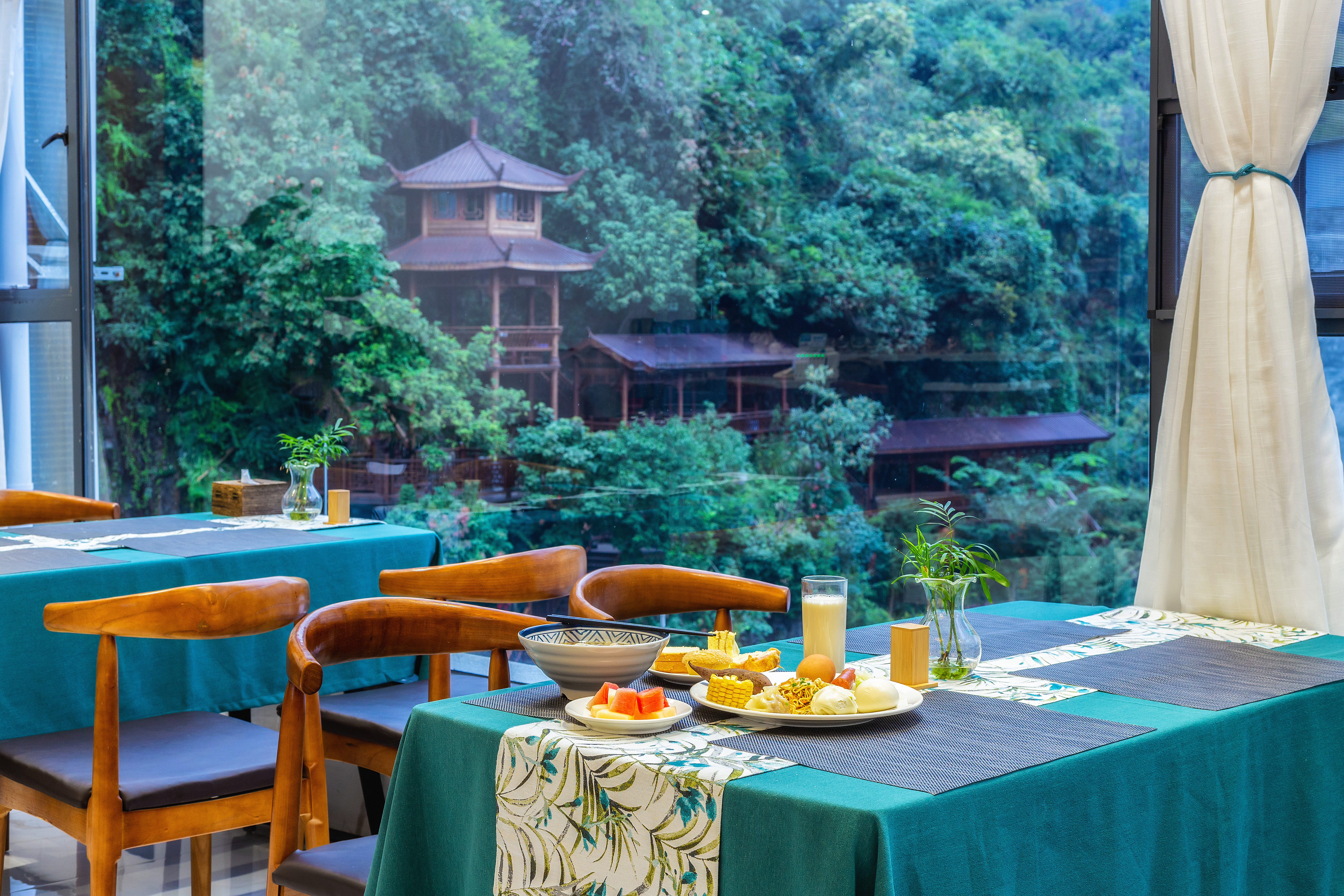 Xianchuang HotelOver view