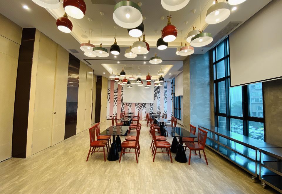  Hotel Overview