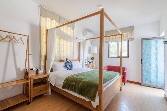 太湖云水依精品采摘湖鲜山景湖景民宿(碧螺春街分店)