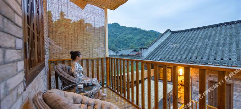 周府·禅意古风民宿(柳江古镇店)图片