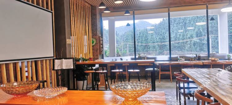 和平馨洞居温泉民宿图片