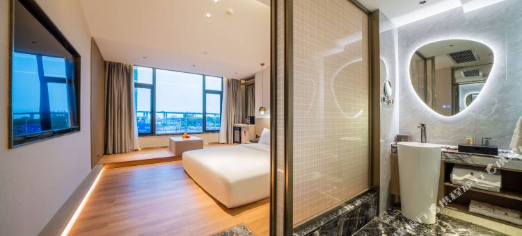 龙汐·臻享公寓(湛江万达广场中澳友谊花园店)图片