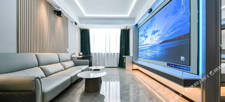 叶与晨电竞电影酒店(石家庄铁道大学义堂地铁站店)图片