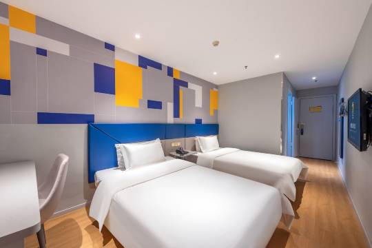 7天酒店(广州百信广场新市墟地铁站店)