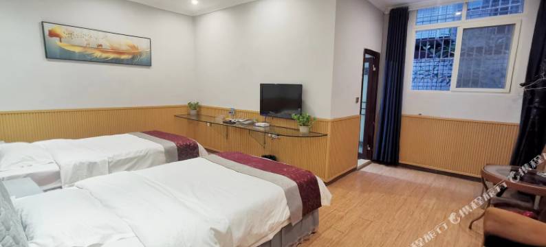 荣县月亮弯酒店图片