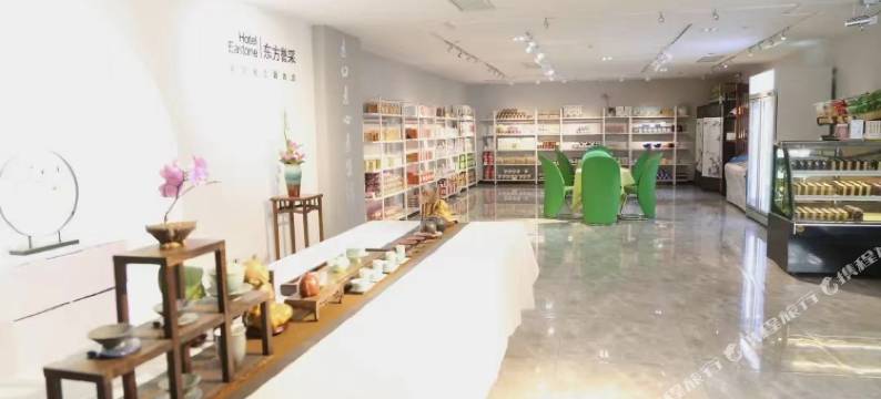 东方誉采酒店(佛山陶瓷总部基地湖涌地铁站店)图片
