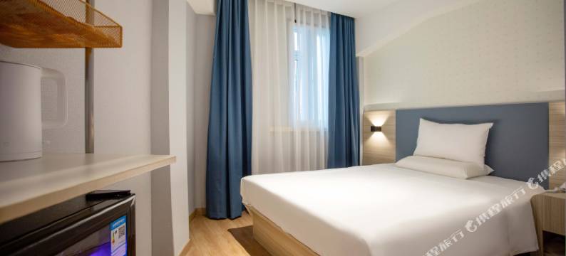 网鱼电竞酒店(上海火车站店)图片