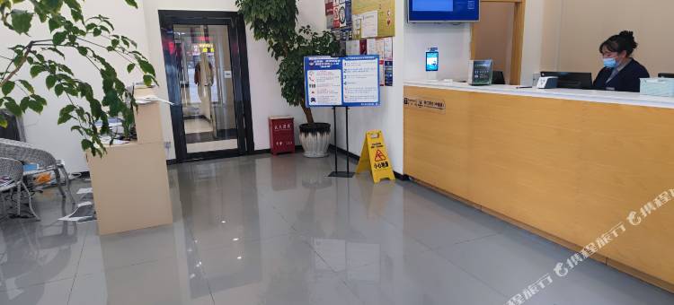 欢悦·TIME智能影院酒店(贵阳北站店)图片