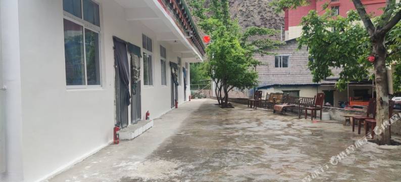 芒康藏家客栈图片