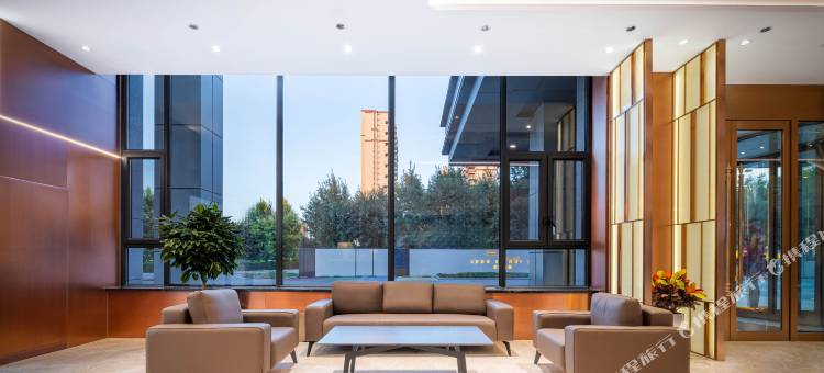 龙泽惠理国际酒店(奎屯金泰广场店)图片