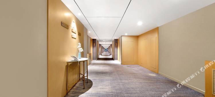 禾怡精选酒店(鞍山火车站万象汇店)图片