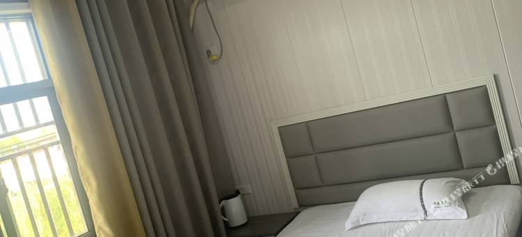 洪湖河畔小筑图片