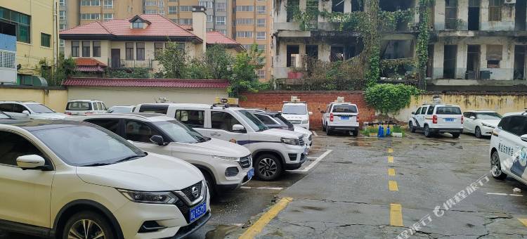 平舆智能轻奢酒店图片
