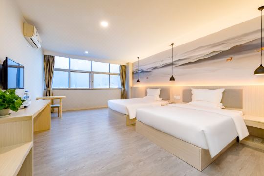 中山非繁极客酒店