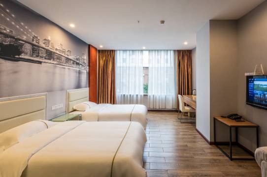 达州绿洲大酒店(城市中心广场三圣宫美食文化街店)