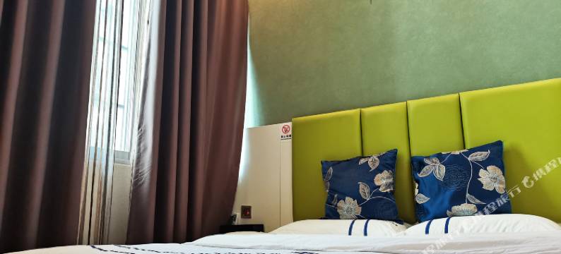 富宁富城假日酒店图片