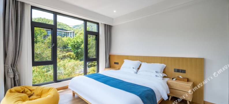 安吉比邻泳池度假民宿(余村两山景区店)图片