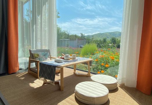 那拉提茶香丽舍客栈外景图