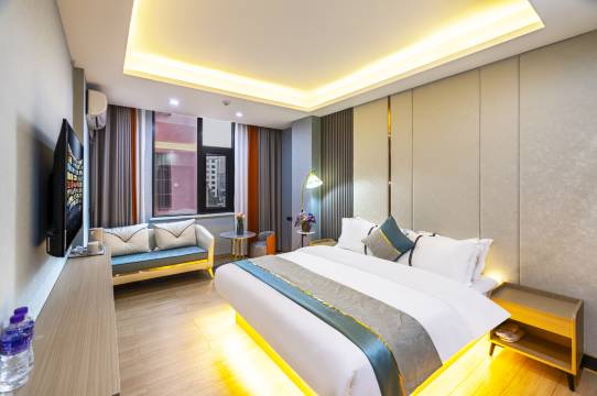 薇薇酒店(曲靖外滩店)