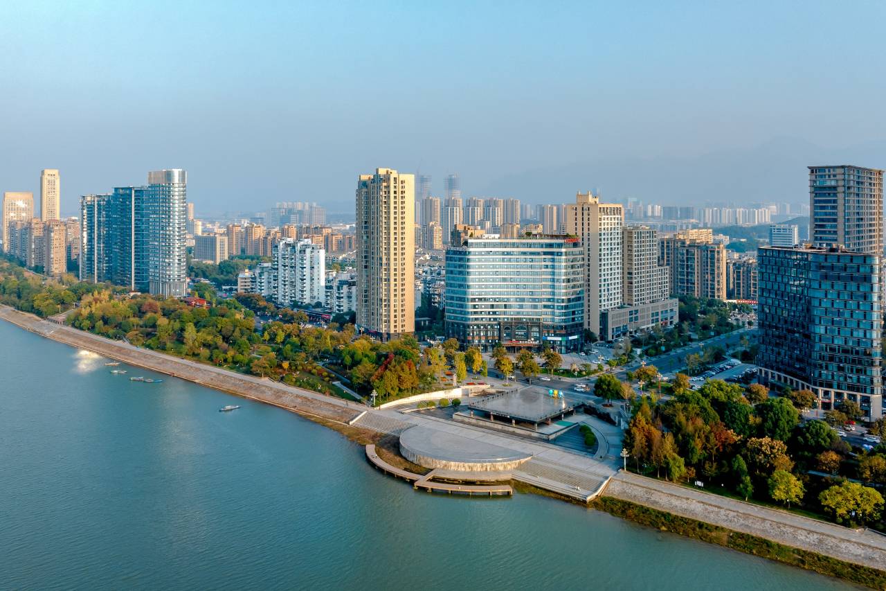 杭州桐庐富春江希尔顿欢朋酒店图片