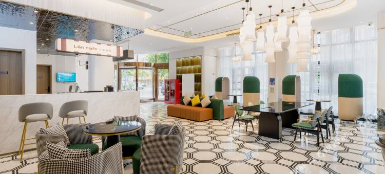 白玉兰酒店(灌云人民广场店)图片