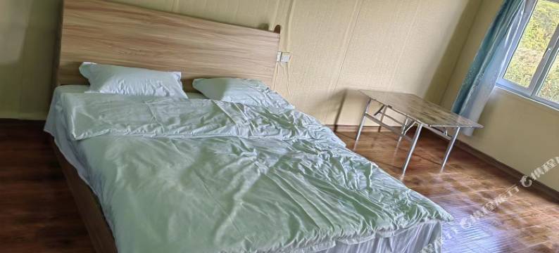 聚隆湖山庄图片