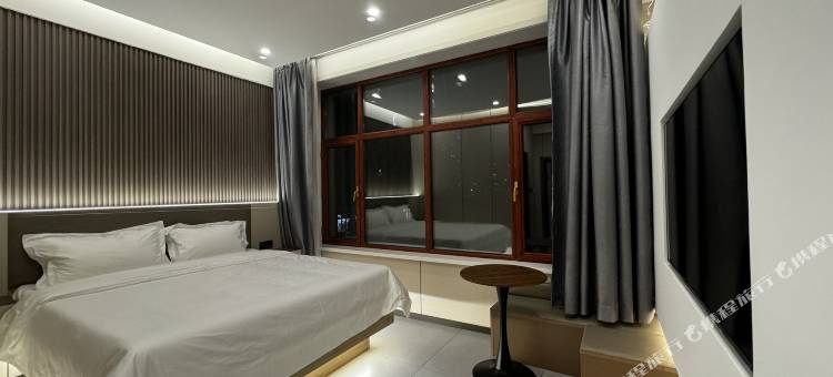 巴彦澜山民宿图片