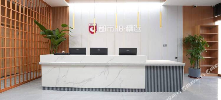 都市118精选酒店(岚山汽车站店)图片