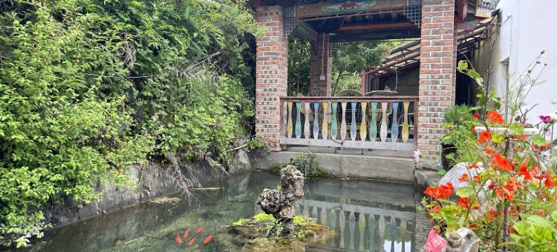 宝兴鸿山鼎大酒店图片