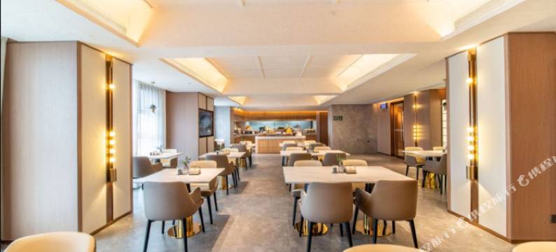 郑州中原福塔航海东路亚朵酒店图片