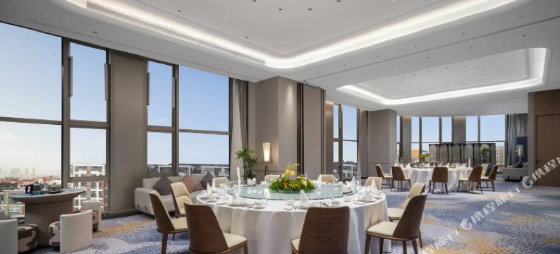 青岛中央商务区假日酒店图片