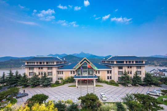 五莲松月湖大酒店