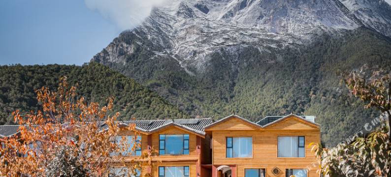 泸沽湖桃之夭夭湖景星空度假酒店图片