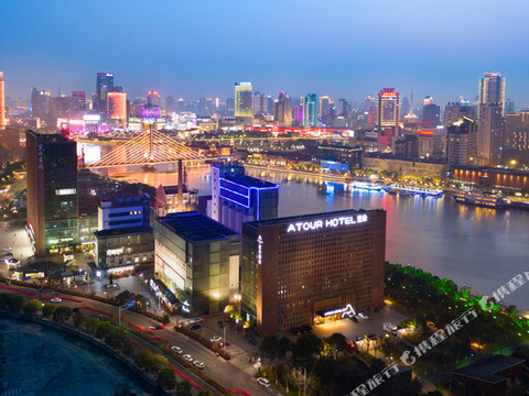 宁波三江口外滩书城亚朵酒店