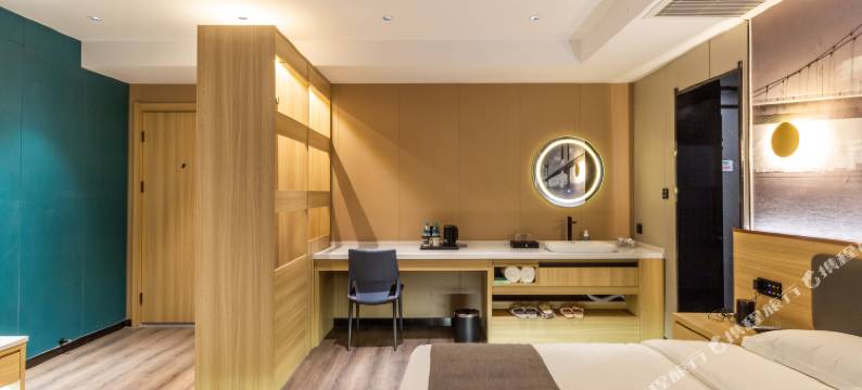 灰鲸智能酒店(保定满城南韩村店)图片