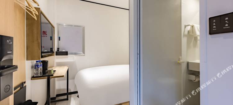 青季酒店MINI(交三桥地铁站昆明老街店)图片