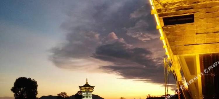 龙虎山象山驿站图片