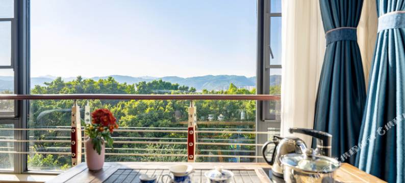 弥勒湖景·柏漫酒店图片