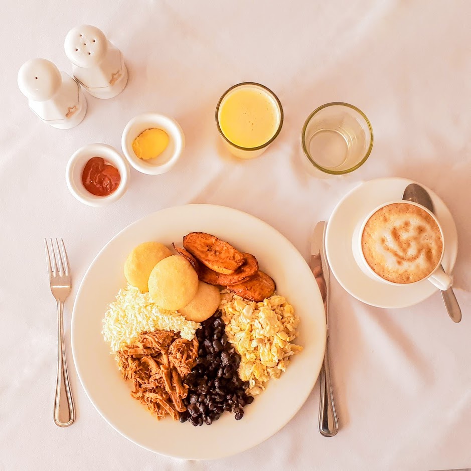 Hotel Cristina SuitesHotel Overview