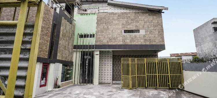 OYO 90158 独立先锋伦多西斯酒店(OYO 90158 Hotel Lendosis Perintis Kemerdekaan)图片