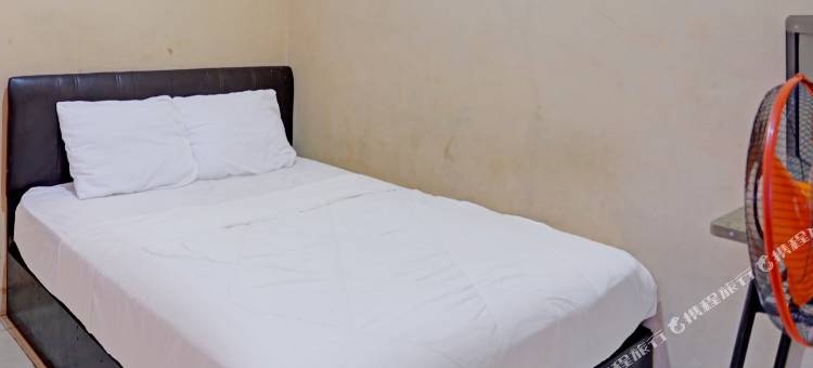 斯波特昂 92875 佩利塔住宿酒店(Spot on 92875 Pelita StayNearAnugrah Sinar Lautan)图片