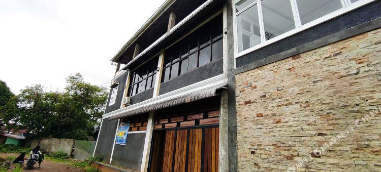 O酒店阿拉姆伊斯兰旅馆，靠近马穆朱变电站(Hotel O Wisma Alam Syariah Near Pln Gardu Induk Mamuju)图片