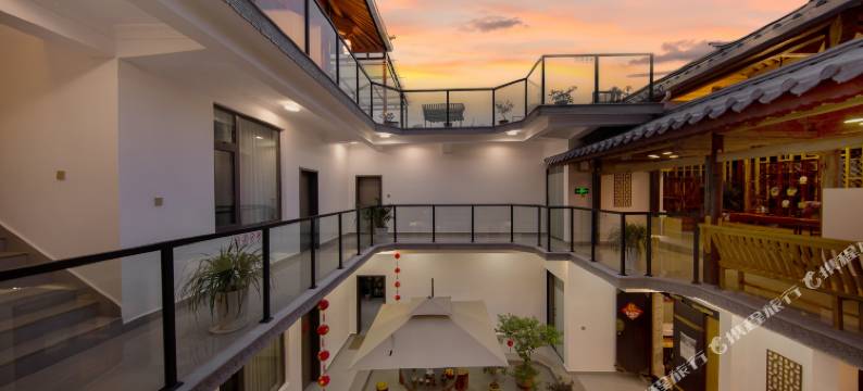 丘山.半舍美宿(腾冲和顺古镇店)图片