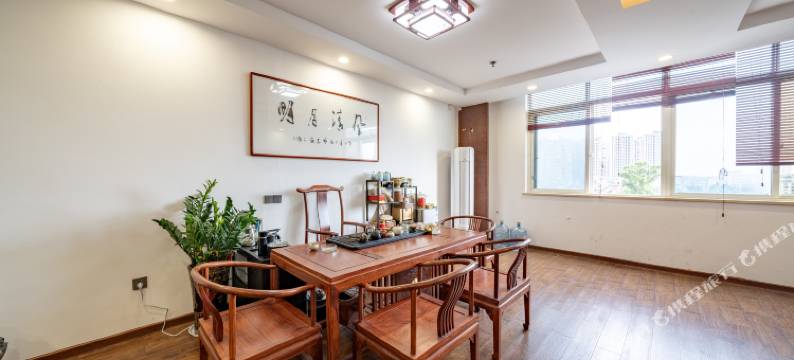 华庭云栖酒店(来宾北站政和步行街店)图片