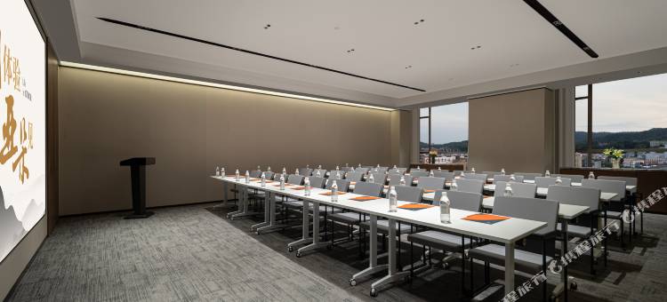 长沙岳麓山橘子洲亚朵酒店图片