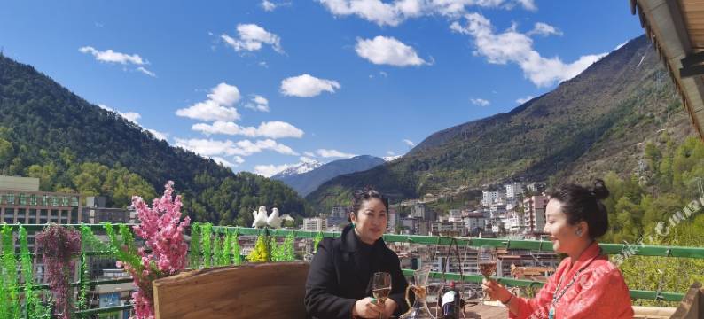 康定牧人部落民宿图片