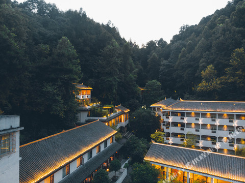 凤凰雪晴集·人文半山民宿(凤凰古城店)