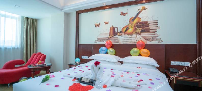 深圳爱汀堡酒店(华南城平湖地铁站店)图片