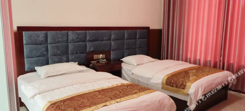 耿达龙潭山庄图片